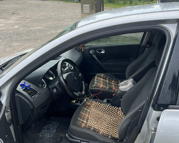 Серый Рено Меган, объемом двигателя 1.6 л и пробегом 246 тыс. км за 4100 $, фото 7 на Automoto.ua