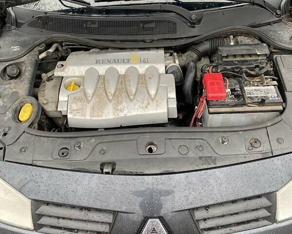 Серый Рено Меган, объемом двигателя 1.6 л и пробегом 254 тыс. км за 4800 $, фото 4 на Automoto.ua