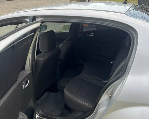 Серый Рено Меган, объемом двигателя 1.6 л и пробегом 246 тыс. км за 4100 $, фото 9 на Automoto.ua