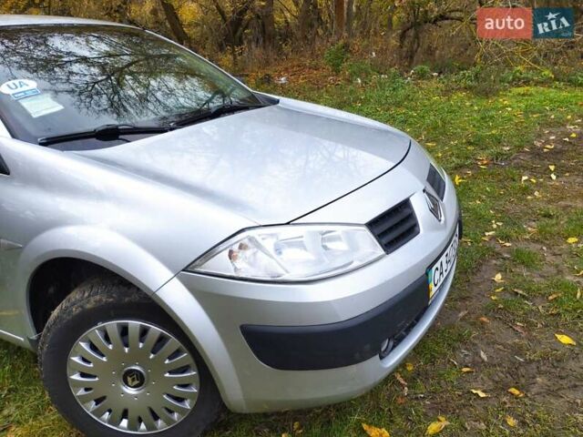 Рено Меган 2005 в Смеле на Automoto.ua Серый Рено Меган, объемом двигателя 1.39 л и пробегом 157 тыс. км за 4900 $, фото 12 на Automoto.ua