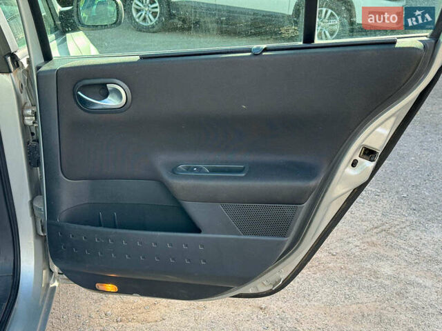 Серый Рено Меган, объемом двигателя 1.6 л и пробегом 132 тыс. км за 4780 $, фото 19 на Automoto.ua