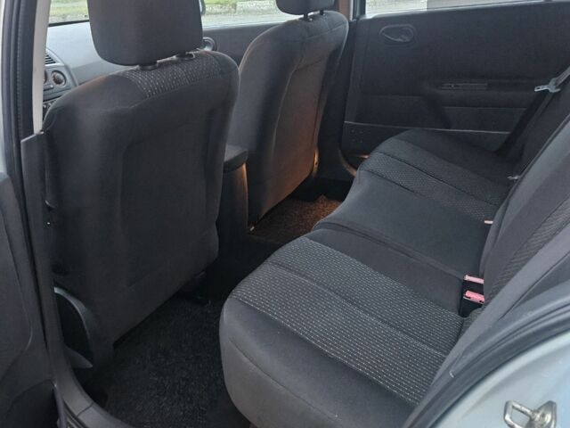 Серый Рено Меган, объемом двигателя 1.6 л и пробегом 238 тыс. км за 4350 $, фото 5 на Automoto.ua