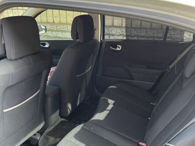 Серый Рено Меган, объемом двигателя 1.6 л и пробегом 274 тыс. км за 4300 $, фото 2 на Automoto.ua