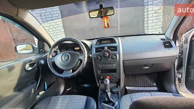 Серый Рено Меган, объемом двигателя 1.39 л и пробегом 268 тыс. км за 4100 $, фото 12 на Automoto.ua