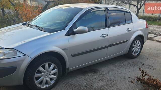 Серый Рено Меган, объемом двигателя 1.39 л и пробегом 268 тыс. км за 4100 $, фото 7 на Automoto.ua