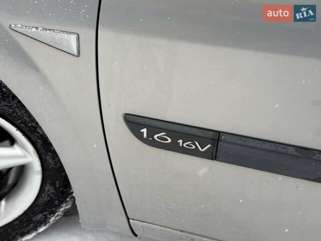 Сірий Рено Меган, об'ємом двигуна 1.6 л та пробігом 204 тис. км за 5500 $, фото 33 на Automoto.ua