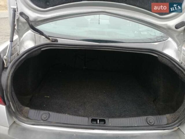 Серый Рено Меган, объемом двигателя 1.6 л и пробегом 235 тыс. км за 3700 $, фото 13 на Automoto.ua