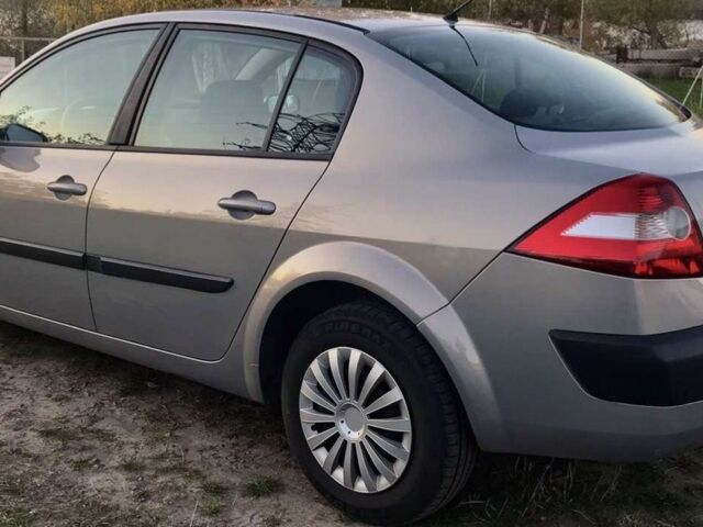 Серый Рено Меган, объемом двигателя 0 л и пробегом 290 тыс. км за 2800 $, фото 3 на Automoto.ua