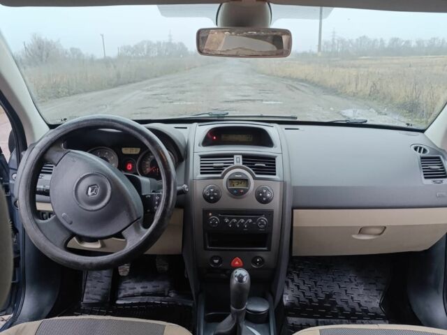 Серый Рено Меган, объемом двигателя 1.6 л и пробегом 260 тыс. км за 5000 $, фото 10 на Automoto.ua