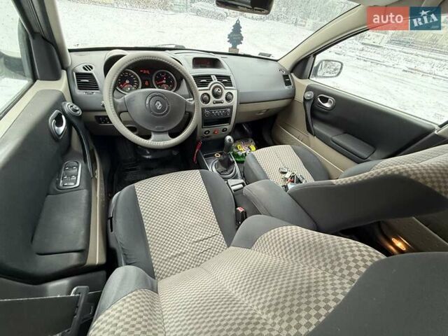 Сірий Рено Меган, об'ємом двигуна 1.6 л та пробігом 204 тис. км за 5500 $, фото 40 на Automoto.ua