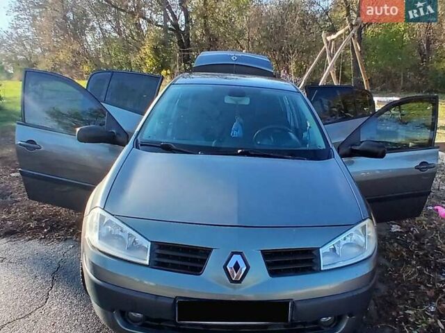 Сірий Рено Меган, об'ємом двигуна 1.6 л та пробігом 230 тис. км за 4100 $, фото 2 на Automoto.ua