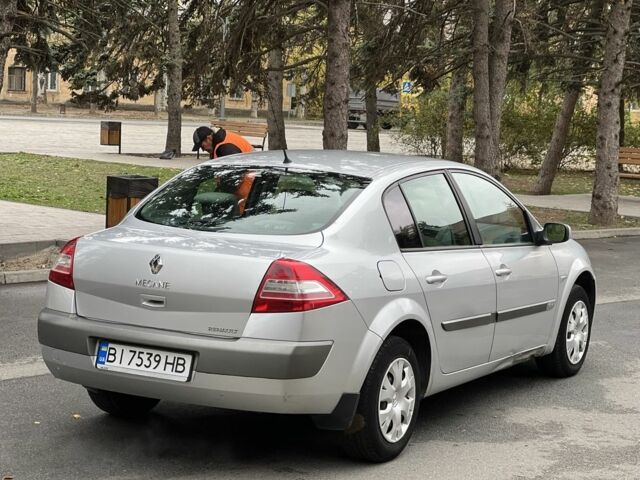 Серый Рено Меган, объемом двигателя 1.6 л и пробегом 216 тыс. км за 2999 $, фото 3 на Automoto.ua