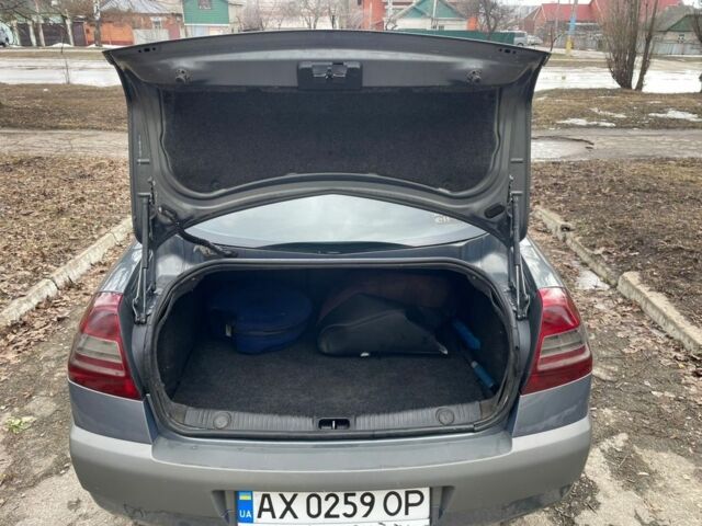 Серый Рено Меган, объемом двигателя 1.6 л и пробегом 235 тыс. км за 4200 $, фото 11 на Automoto.ua