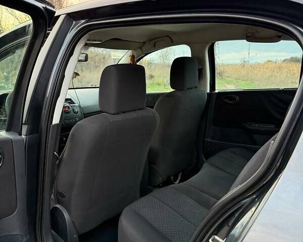 Серый Рено Меган, объемом двигателя 1.6 л и пробегом 217 тыс. км за 4500 $, фото 13 на Automoto.ua