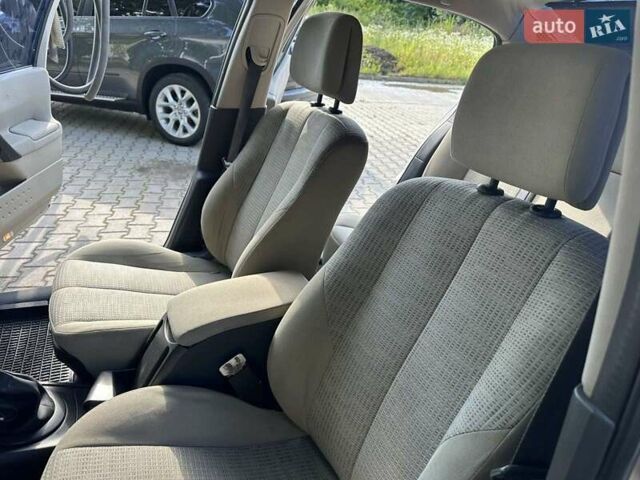 Серый Рено Меган, объемом двигателя 1.6 л и пробегом 213 тыс. км за 4199 $, фото 32 на Automoto.ua