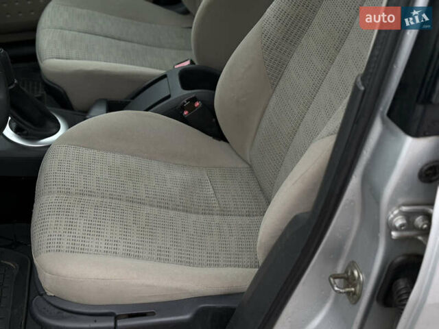 Сірий Рено Меган, об'ємом двигуна 1.6 л та пробігом 217 тис. км за 3999 $, фото 14 на Automoto.ua