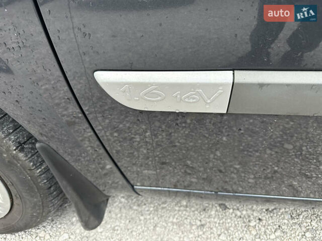 Сірий Рено Меган, об'ємом двигуна 1.6 л та пробігом 200 тис. км за 4600 $, фото 17 на Automoto.ua