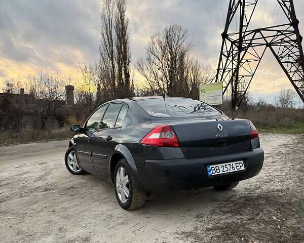 Серый Рено Меган, объемом двигателя 1.6 л и пробегом 217 тыс. км за 4500 $, фото 4 на Automoto.ua