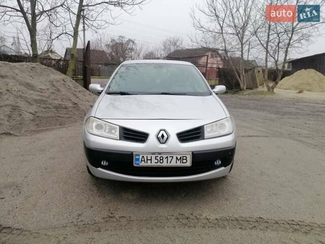Серый Рено Меган, объемом двигателя 1.6 л и пробегом 235 тыс. км за 3700 $, фото 2 на Automoto.ua