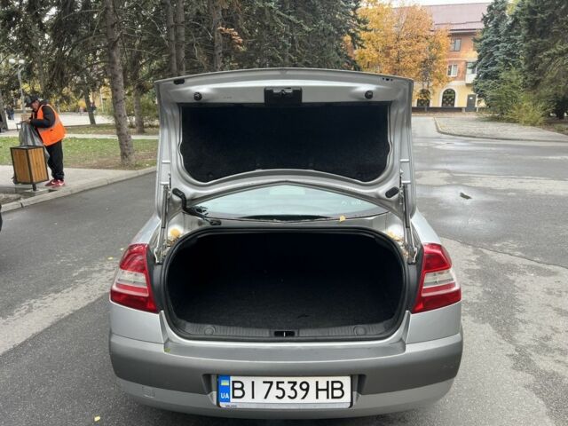 Серый Рено Меган, объемом двигателя 1.6 л и пробегом 216 тыс. км за 2999 $, фото 9 на Automoto.ua