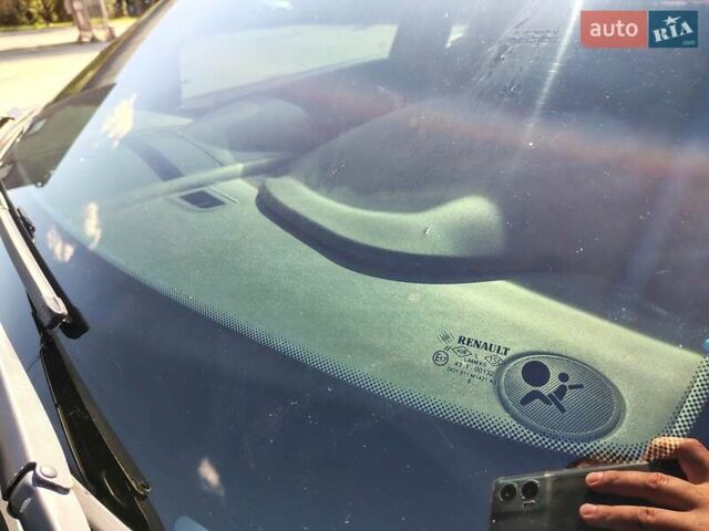 Серый Рено Меган, объемом двигателя 1.4 л и пробегом 250 тыс. км за 4000 $, фото 19 на Automoto.ua