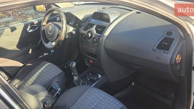 Серый Рено Меган, объемом двигателя 1.39 л и пробегом 268 тыс. км за 4100 $, фото 15 на Automoto.ua