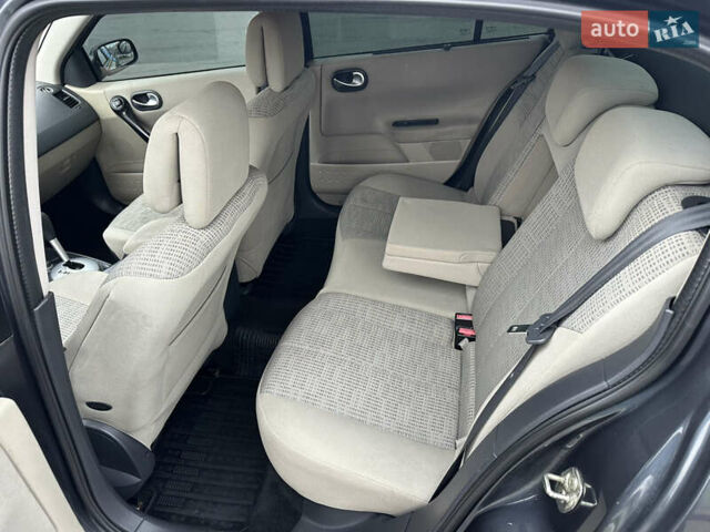 Сірий Рено Меган, об'ємом двигуна 1.6 л та пробігом 240 тис. км за 3900 $, фото 17 на Automoto.ua