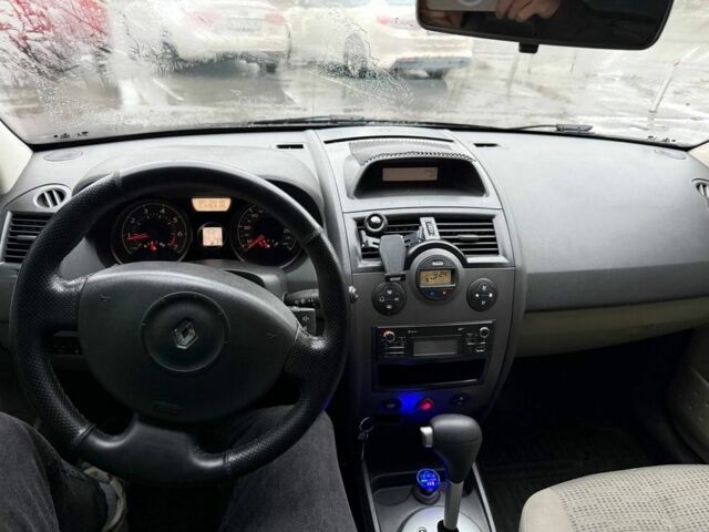 Серый Рено Меган, объемом двигателя 1.6 л и пробегом 237 тыс. км за 3000 $, фото 1 на Automoto.ua