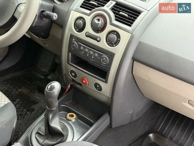 Сірий Рено Меган, об'ємом двигуна 1.6 л та пробігом 204 тис. км за 5500 $, фото 49 на Automoto.ua