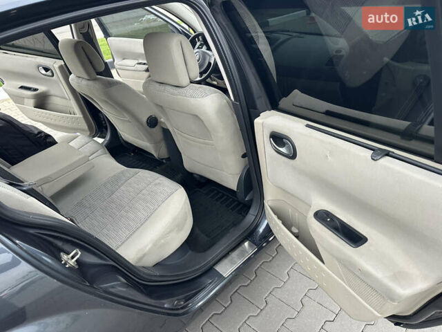 Сірий Рено Меган, об'ємом двигуна 1.6 л та пробігом 240 тис. км за 3900 $, фото 23 на Automoto.ua