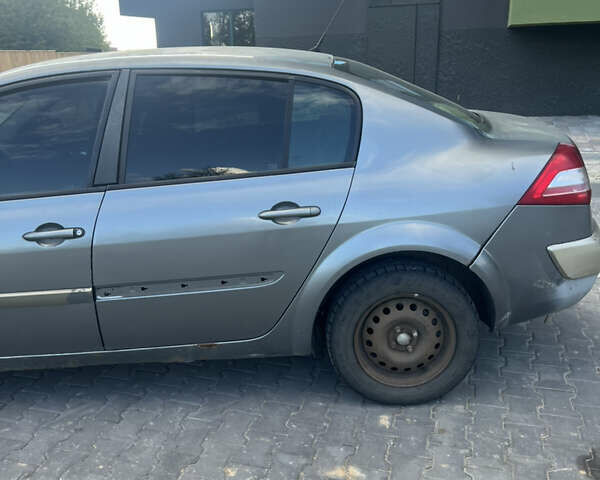 Сірий Рено Меган, об'ємом двигуна 1.39 л та пробігом 325 тис. км за 2300 $, фото 3 на Automoto.ua