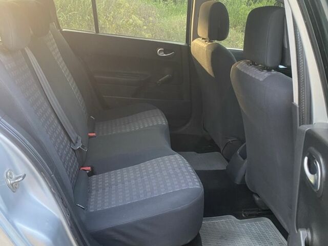 Серый Рено Меган, объемом двигателя 1.4 л и пробегом 309 тыс. км за 4200 $, фото 11 на Automoto.ua