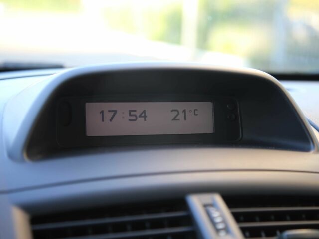 Серый Рено Меган, объемом двигателя 1.6 л и пробегом 238 тыс. км за 5900 $, фото 10 на Automoto.ua