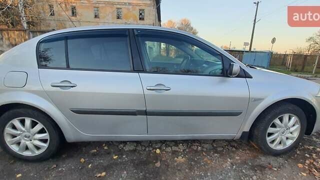 Серый Рено Меган, объемом двигателя 1.39 л и пробегом 268 тыс. км за 4100 $, фото 14 на Automoto.ua