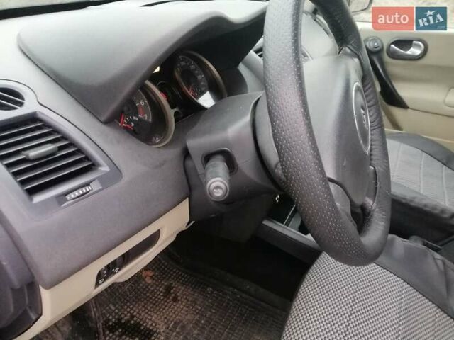 Серый Рено Меган, объемом двигателя 1.6 л и пробегом 235 тыс. км за 3700 $, фото 8 на Automoto.ua