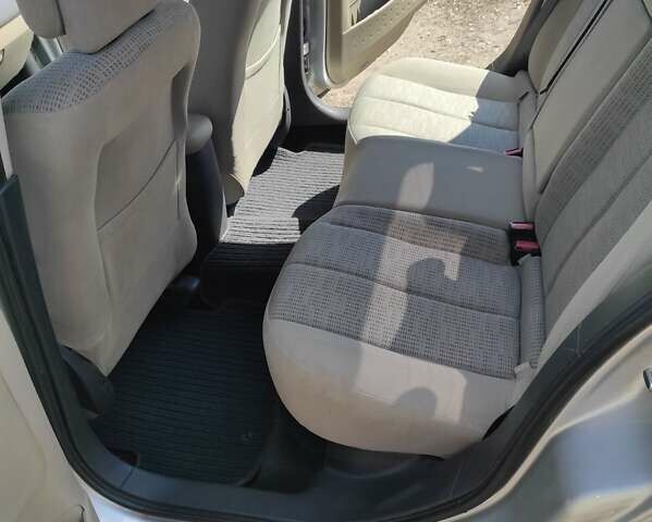 Сірий Рено Меган, об'ємом двигуна 1.6 л та пробігом 260 тис. км за 5300 $, фото 9 на Automoto.ua