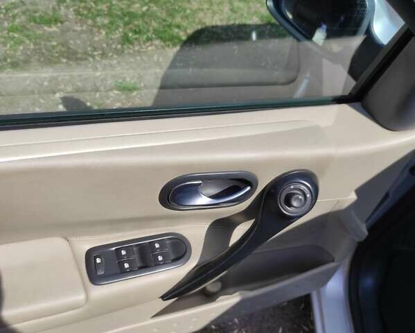 Сірий Рено Меган, об'ємом двигуна 1.6 л та пробігом 260 тис. км за 5300 $, фото 11 на Automoto.ua