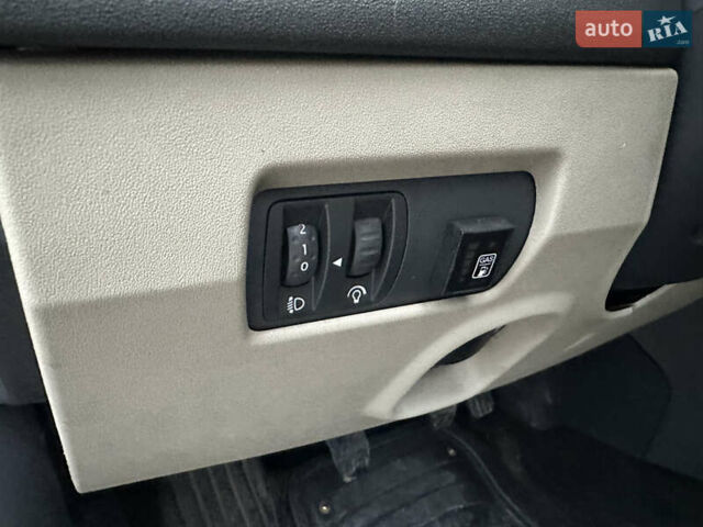 Сірий Рено Меган, об'ємом двигуна 1.6 л та пробігом 200 тис. км за 4600 $, фото 20 на Automoto.ua