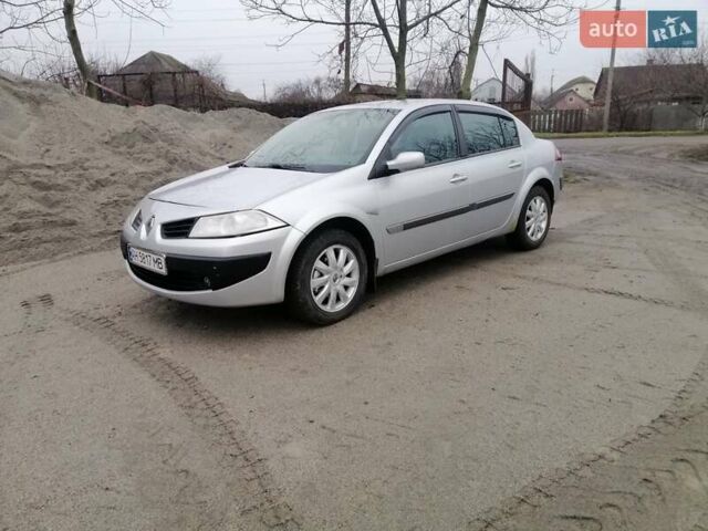 Серый Рено Меган, объемом двигателя 1.6 л и пробегом 235 тыс. км за 3700 $, фото 1 на Automoto.ua
