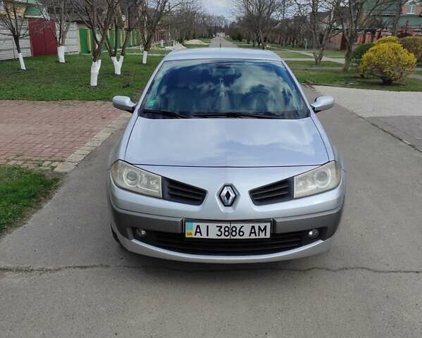Сірий Рено Меган, об'ємом двигуна 1.6 л та пробігом 260 тис. км за 5300 $, фото 7 на Automoto.ua