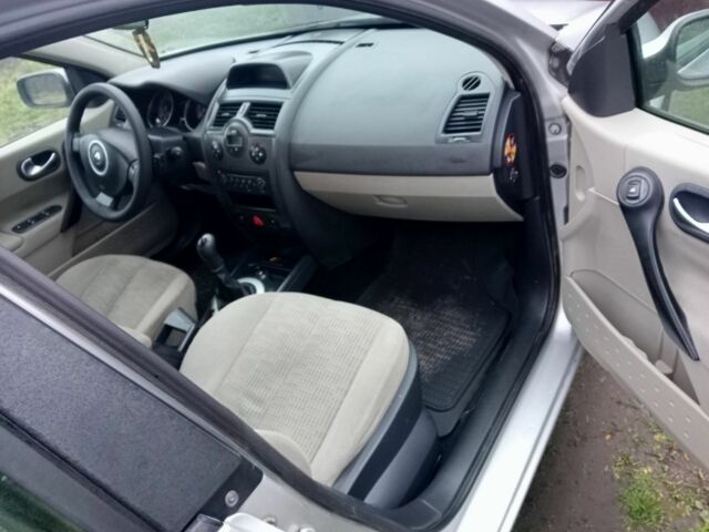 Сірий Рено Меган, об'ємом двигуна 1.6 л та пробігом 230 тис. км за 3400 $, фото 3 на Automoto.ua