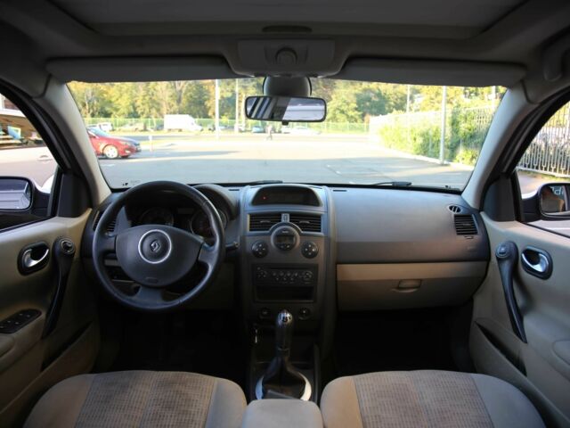 Серый Рено Меган, объемом двигателя 1.6 л и пробегом 238 тыс. км за 5900 $, фото 7 на Automoto.ua