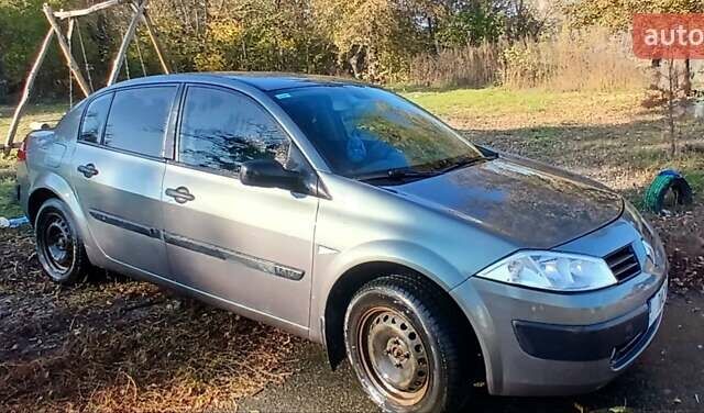Сірий Рено Меган, об'ємом двигуна 1.6 л та пробігом 230 тис. км за 4100 $, фото 5 на Automoto.ua