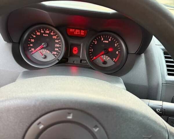 Серый Рено Меган, объемом двигателя 1.6 л и пробегом 217 тыс. км за 4500 $, фото 21 на Automoto.ua