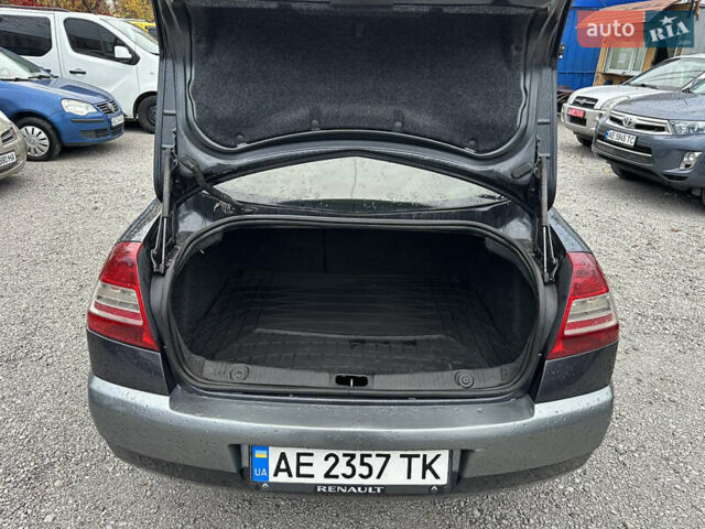 Сірий Рено Меган, об'ємом двигуна 1.6 л та пробігом 200 тис. км за 4600 $, фото 6 на Automoto.ua