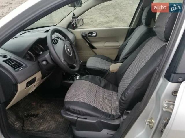 Серый Рено Меган, объемом двигателя 1.6 л и пробегом 235 тыс. км за 3700 $, фото 6 на Automoto.ua