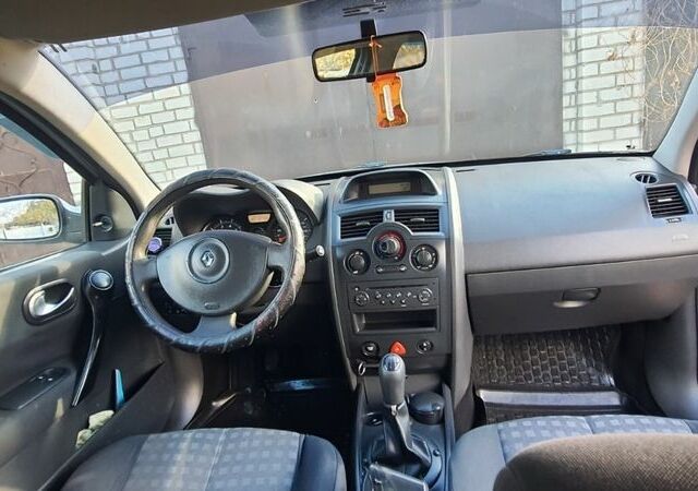 Сірий Рено Меган, об'ємом двигуна 1.4 л та пробігом 266 тис. км за 4500 $, фото 6 на Automoto.ua