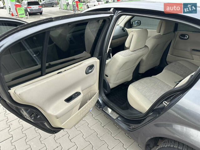 Сірий Рено Меган, об'ємом двигуна 1.6 л та пробігом 240 тис. км за 3900 $, фото 16 на Automoto.ua