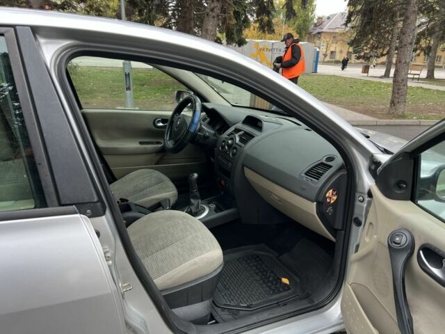 Серый Рено Меган, объемом двигателя 1.6 л и пробегом 216 тыс. км за 2999 $, фото 6 на Automoto.ua