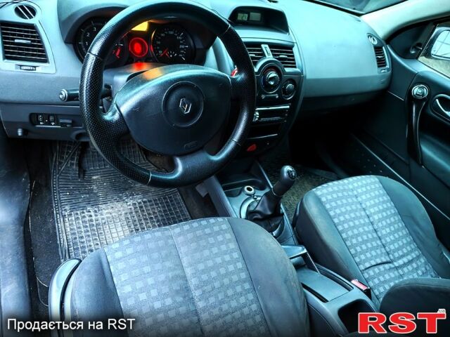 Серый Рено Меган, объемом двигателя 1.4 л и пробегом 200 тыс. км за 3600 $, фото 4 на Automoto.ua